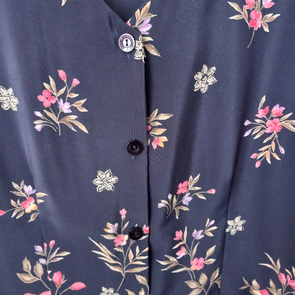 Vintage Jaclyn Smith button down blouse. Plus size 18, floral. - Picture 3 of 4
